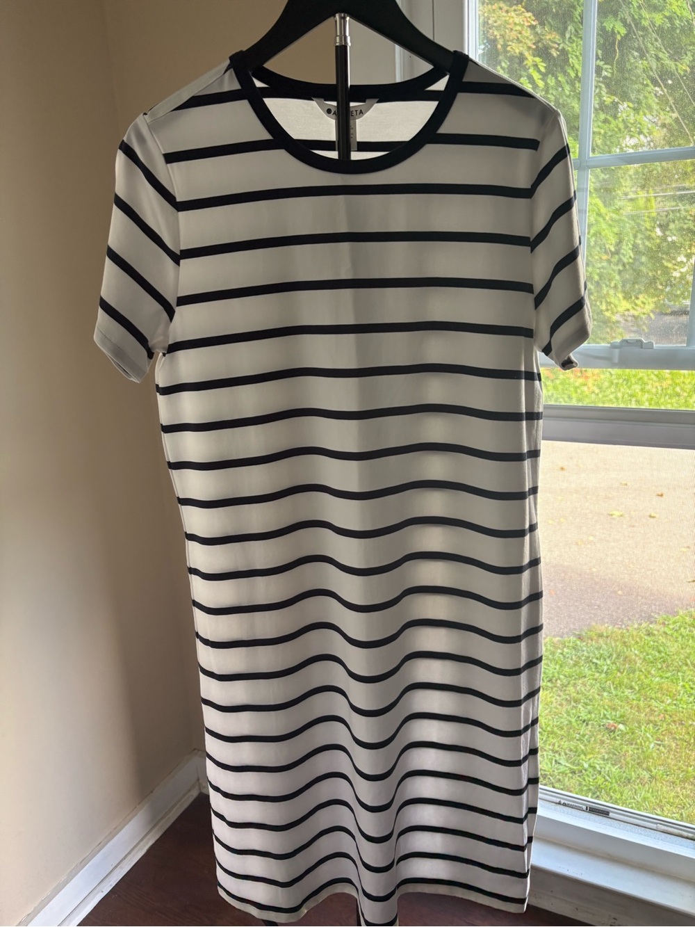 Striped Short-Sleeve Shift Dress - White/Navy